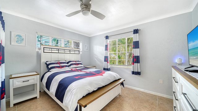 1903 OAK STREET, Sarasota, FL 34236