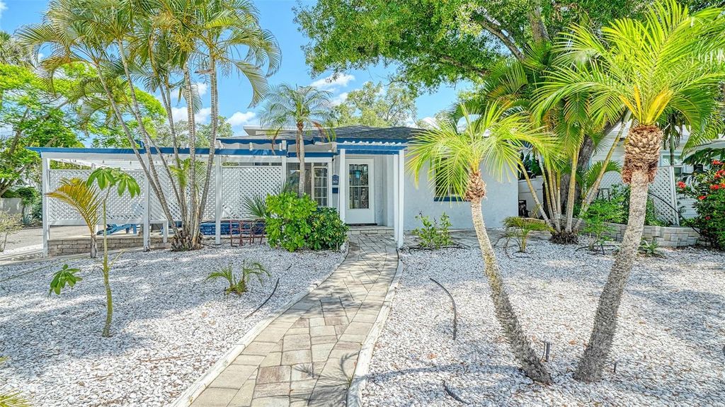 1903 OAK STREET, Sarasota, FL 34236