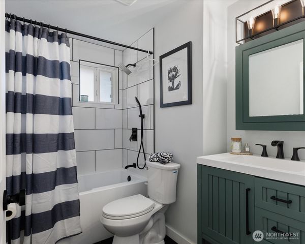 790 NW Dory Drive, Oak Harbor, WA 98277