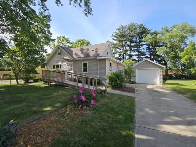 7240 Maywood Avenue, Middleton, WI 53562