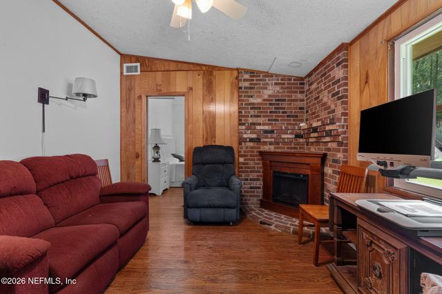 1727 ELSIE Street, Green Cove Springs, FL 32043