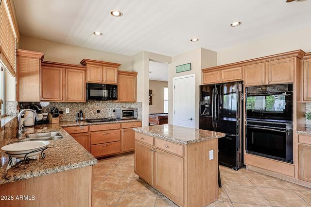 18140 W BUCKHORN Drive, Goodyear, AZ 85338