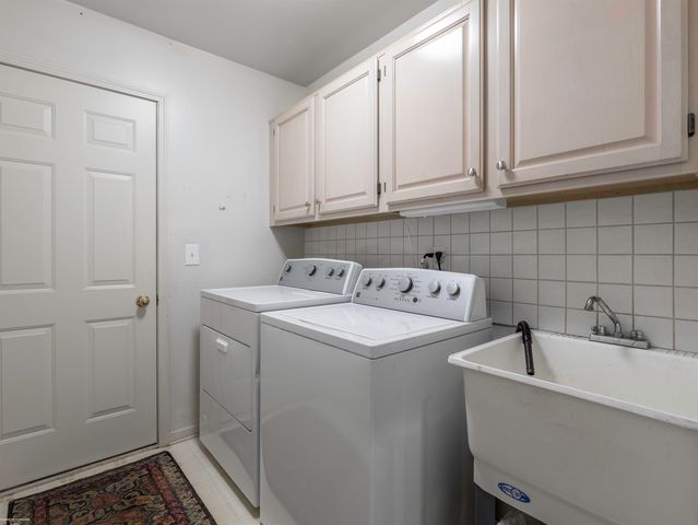 33882 Lakewood Drive, Sterling Heights, MI 48312