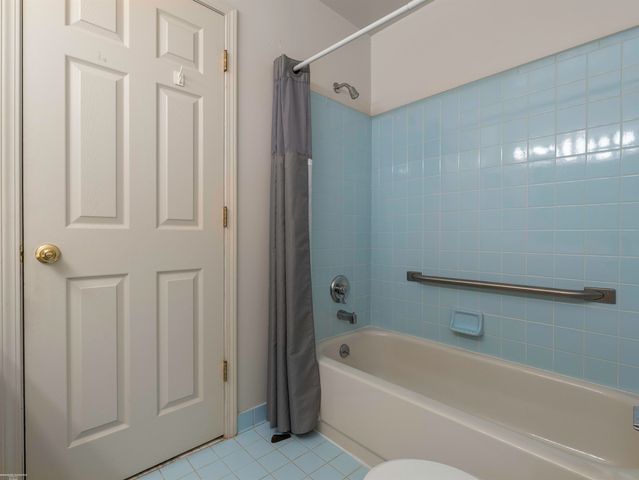 33882 Lakewood Drive, Sterling Heights, MI 48312