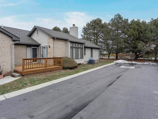 33882 Lakewood Drive, Sterling Heights, MI 48312