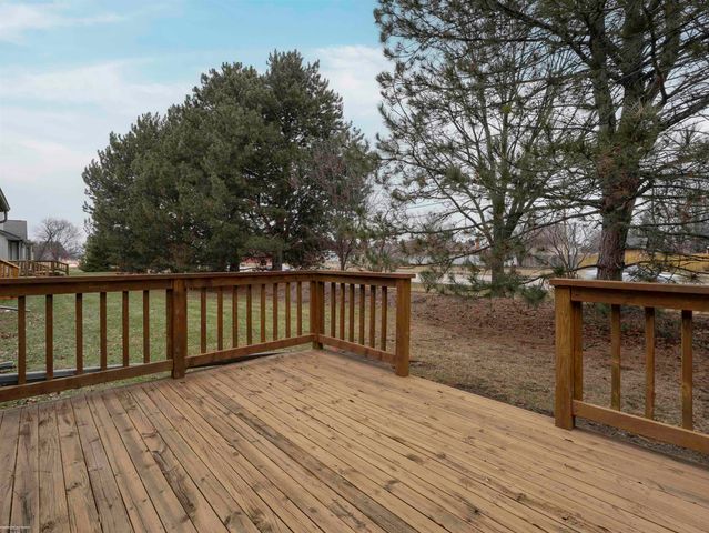 33882 Lakewood Drive, Sterling Heights, MI 48312