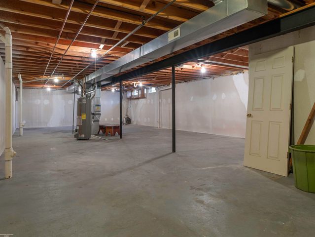 33882 Lakewood Drive, Sterling Heights, MI 48312