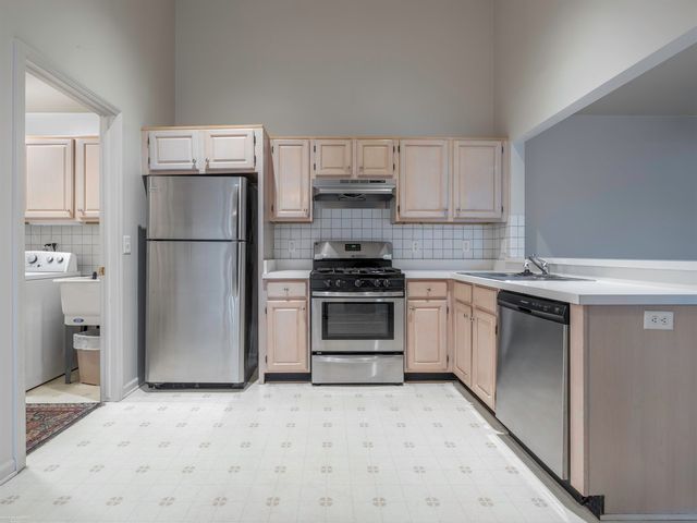 33882 Lakewood Drive, Sterling Heights, MI 48312