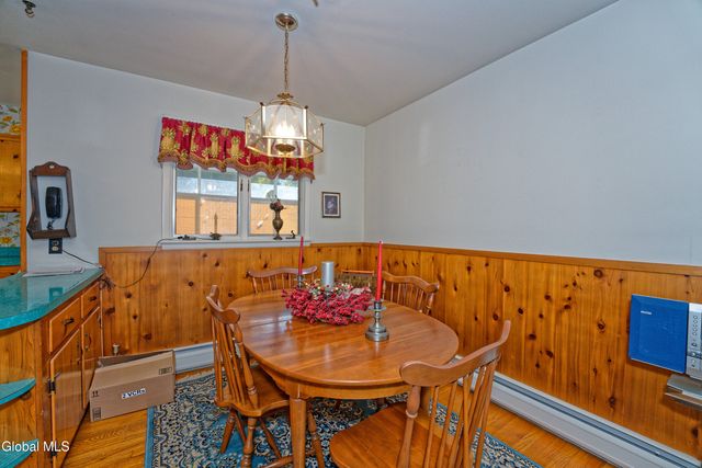 2208 Brookview Rd, Schodack, NY 12033