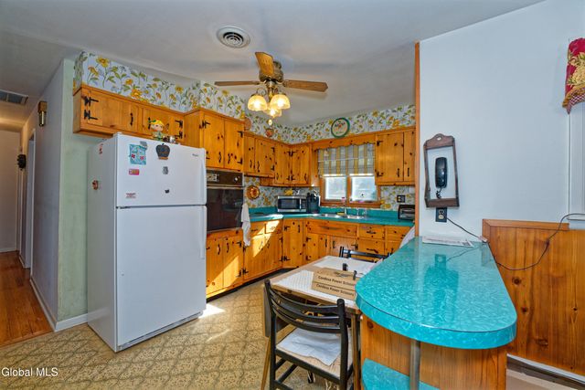 2208 Brookview Rd, Schodack, NY 12033