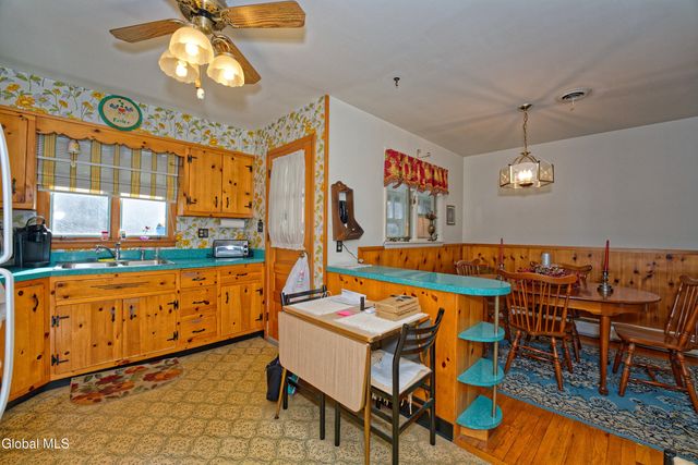 2208 Brookview Rd, Schodack, NY 12033