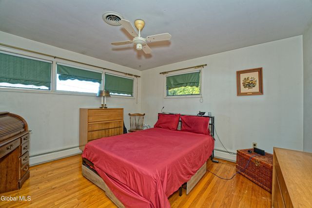 2208 Brookview Rd, Schodack, NY 12033