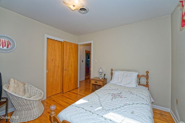 2208 Brookview Rd, Schodack, NY 12033