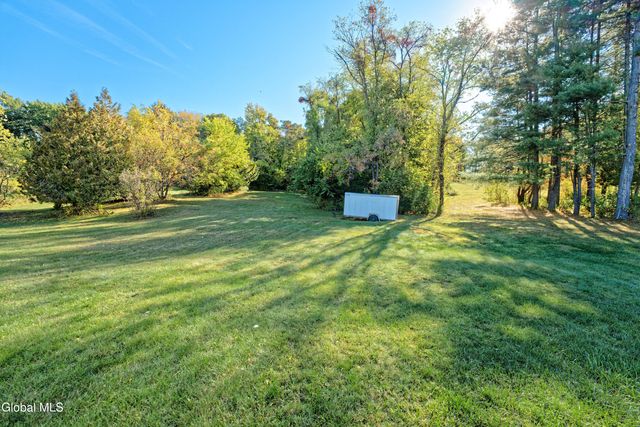 2208 Brookview Rd, Schodack, NY 12033