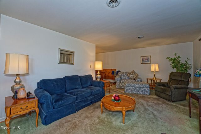 2208 Brookview Rd, Schodack, NY 12033