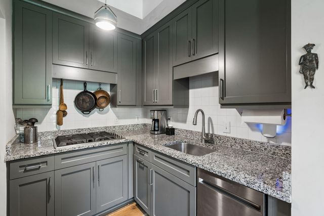 6 Catfiddle Street, Charleston, SC 29403