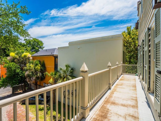 6 Catfiddle Street, Charleston, SC 29403