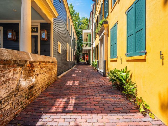 6 Catfiddle Street, Charleston, SC 29403