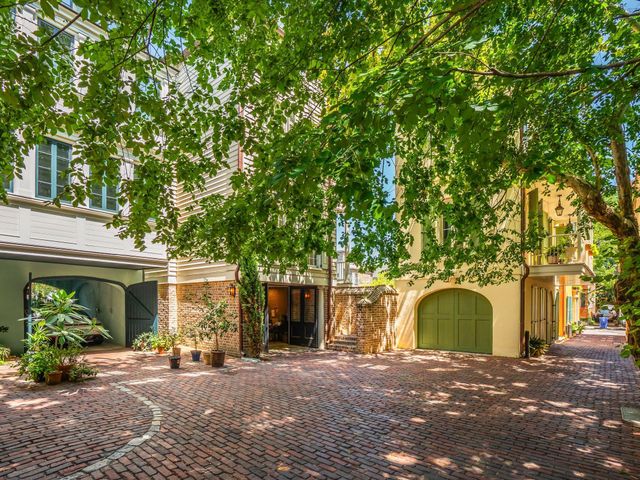 6 Catfiddle Street, Charleston, SC 29403