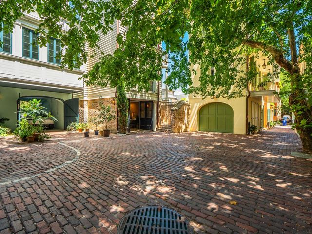 6 Catfiddle Street, Charleston, SC 29403