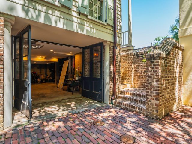 6 Catfiddle Street, Charleston, SC 29403