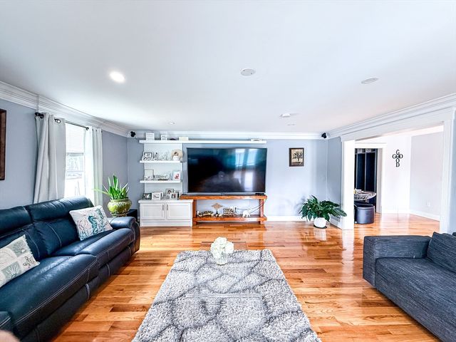 31 Jefferson Rd, Northborough, MA 01532