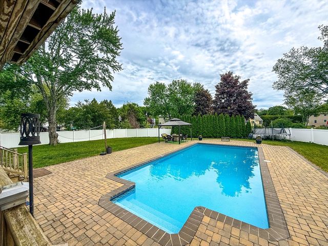 31 Jefferson Rd, Northborough, MA 01532
