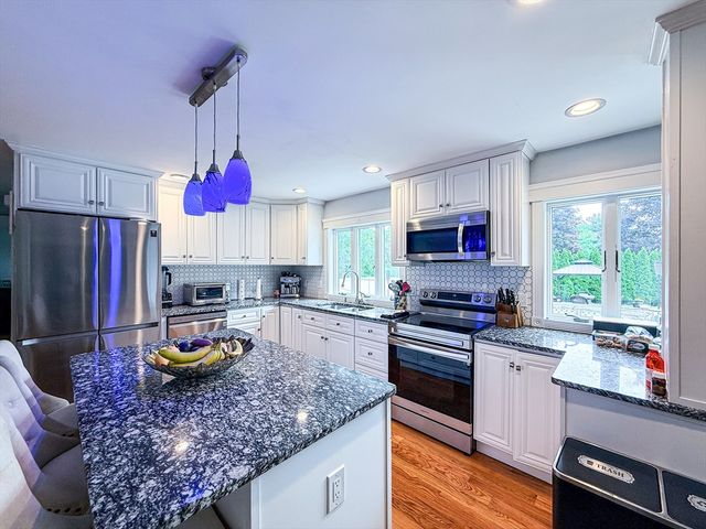 31 Jefferson Rd, Northborough, MA 01532
