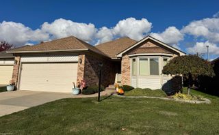 15851 Horseshoe Path Court, Clinton Township, MI 48035