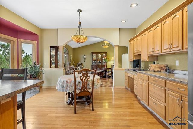 102 SANDPIPER DR, Hot Springs, SD 57747