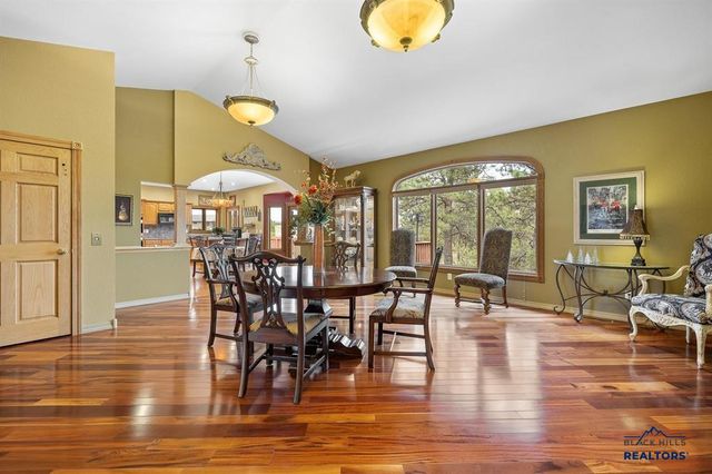 102 SANDPIPER DR, Hot Springs, SD 57747