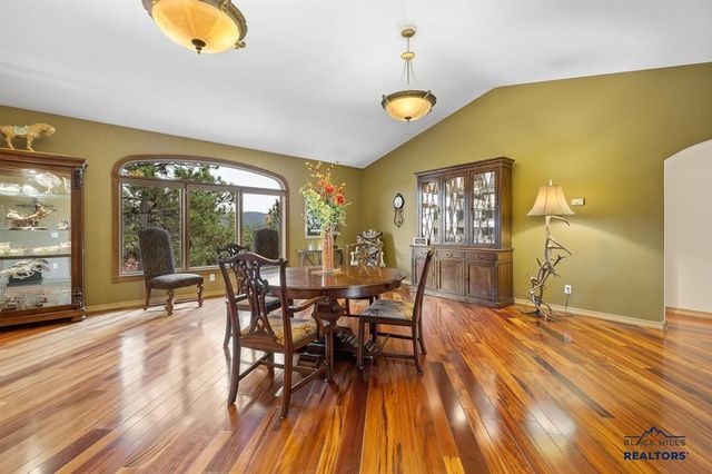 102 SANDPIPER DR, Hot Springs, SD 57747