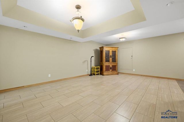 102 SANDPIPER DR, Hot Springs, SD 57747