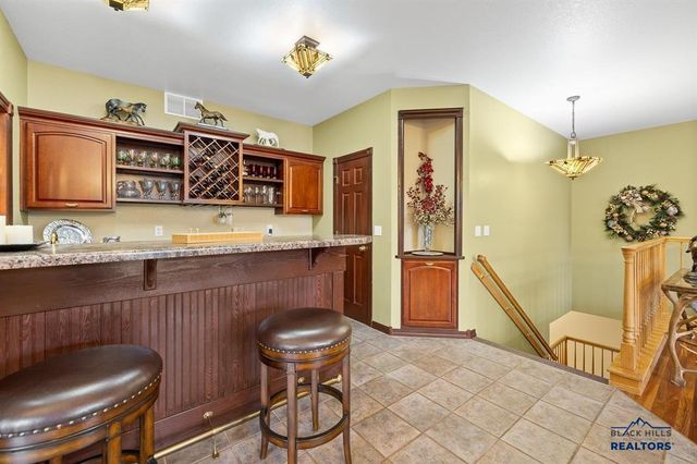 102 SANDPIPER DR, Hot Springs, SD 57747