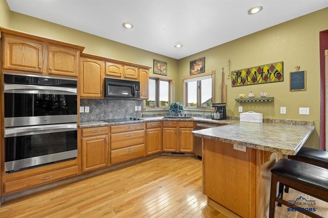 102 SANDPIPER DR, Hot Springs, SD 57747