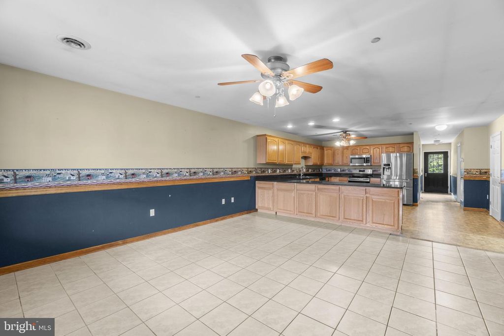 Image 3 of property listing at 731 MARATHON DR, Hagerstown, MD 21740