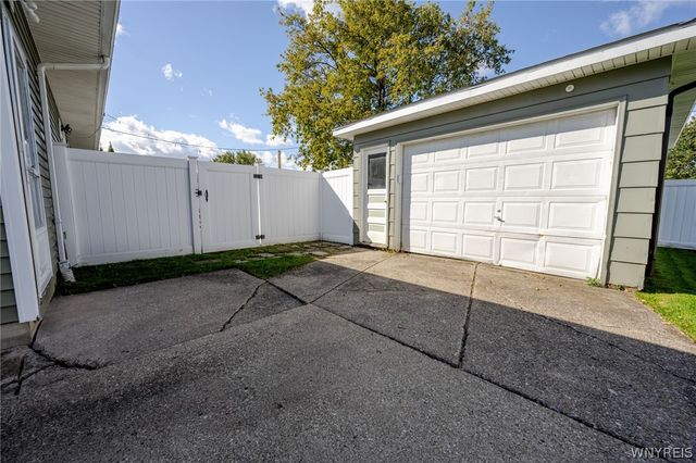 109 Bowen Avenue, Lancaster, NY 14086