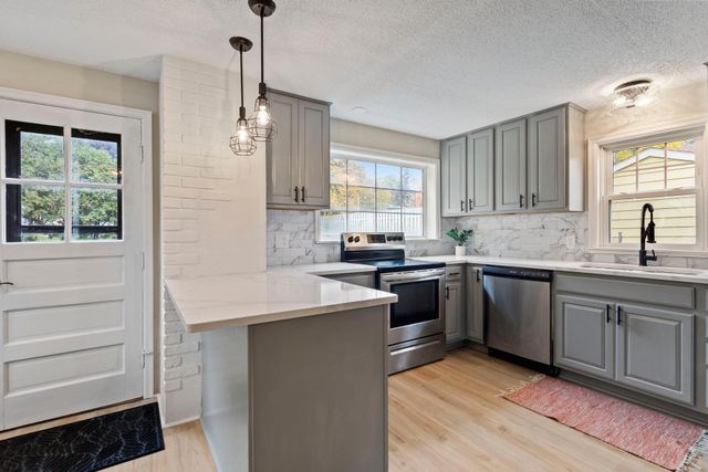 1467 County Road B E, Maplewood, MN 55109