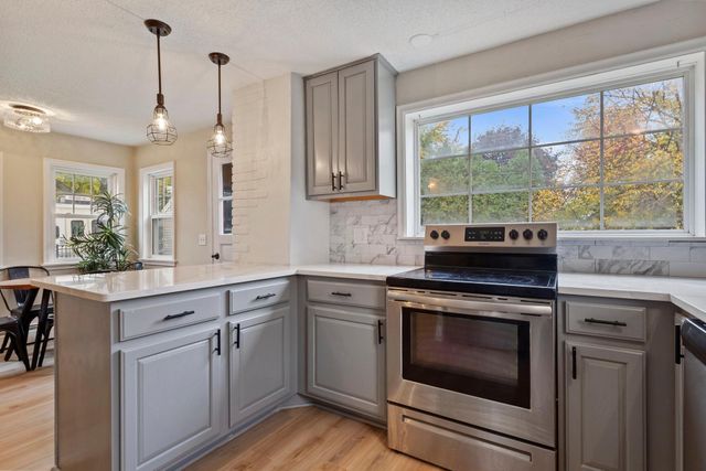 1467 County Road B E, Maplewood, MN 55109