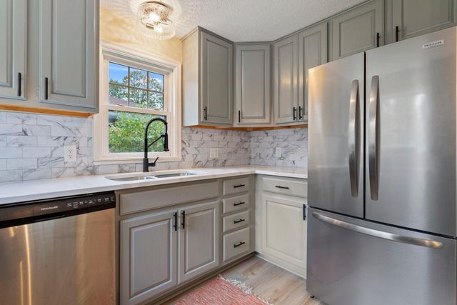 1467 County Road B E, Maplewood, MN 55109