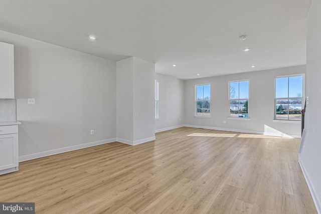 17 OASIS AVE, Ranson, WV 25438