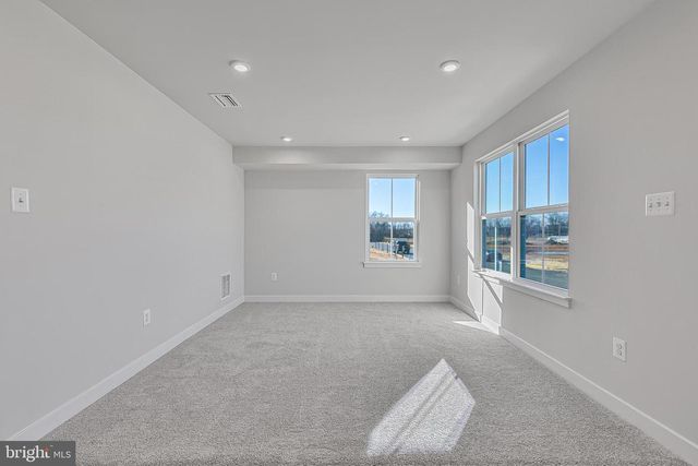 17 OASIS AVE, Ranson, WV 25438