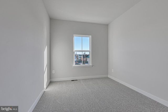 17 OASIS AVE, Ranson, WV 25438