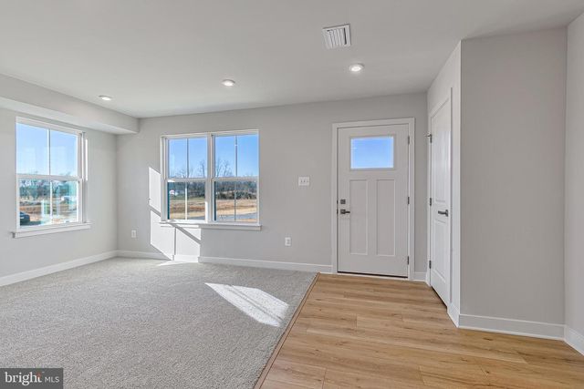 17 OASIS AVE, Ranson, WV 25438