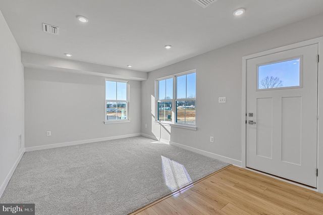 17 OASIS AVE, Ranson, WV 25438