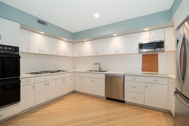 183 Commonwealth Ave. PH, Boston, MA 02116