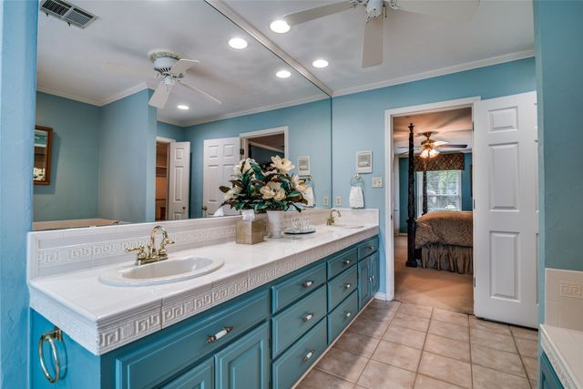 713 Meadow Drive, Corsicana, TX 75110