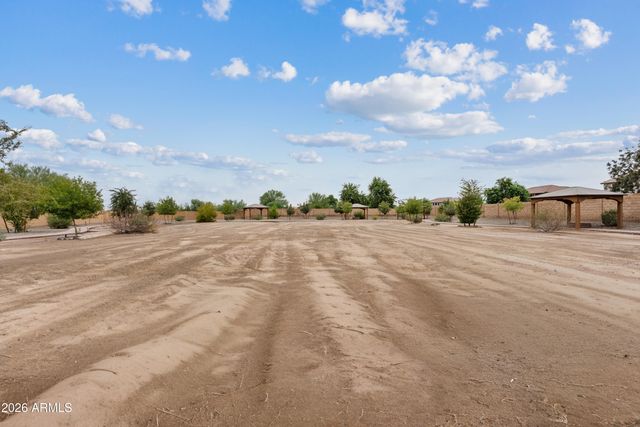 249 E PASO FINO Way, San Tan Valley, AZ 85143