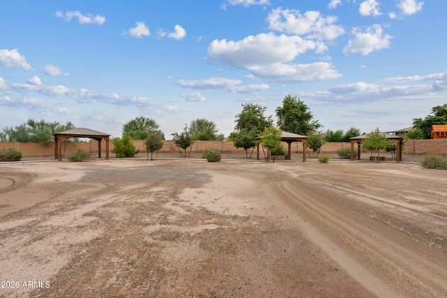 249 E PASO FINO Way, San Tan Valley, AZ 85143