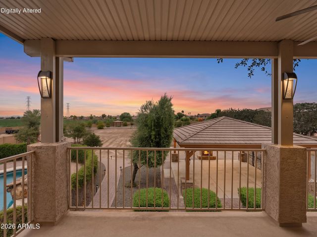 249 E PASO FINO Way, San Tan Valley, AZ 85143